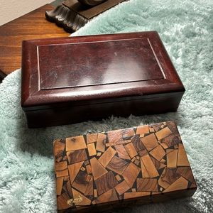 Wooden storage boxes (2), green felt inside and bottom larger one